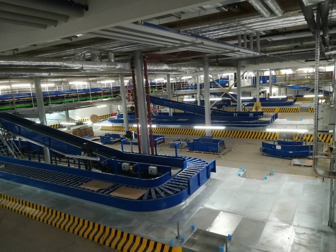 TP Metal — wide baggage handling system installation hall, mechanical install by TP Metal Karlovac