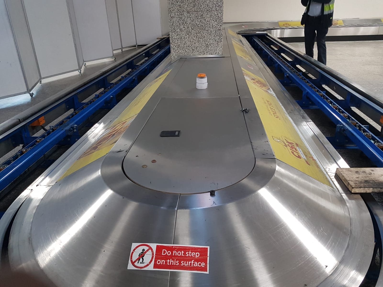 Curved belt conveyor detail — TP Metal baggage handling install